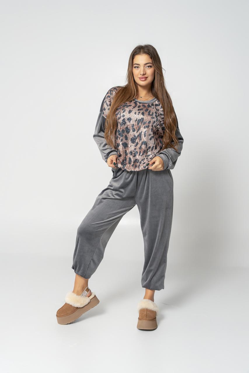 620D668B-052D-4CFE-BBC6-C08C232CE022 Grey velvet tiger set - Image 1