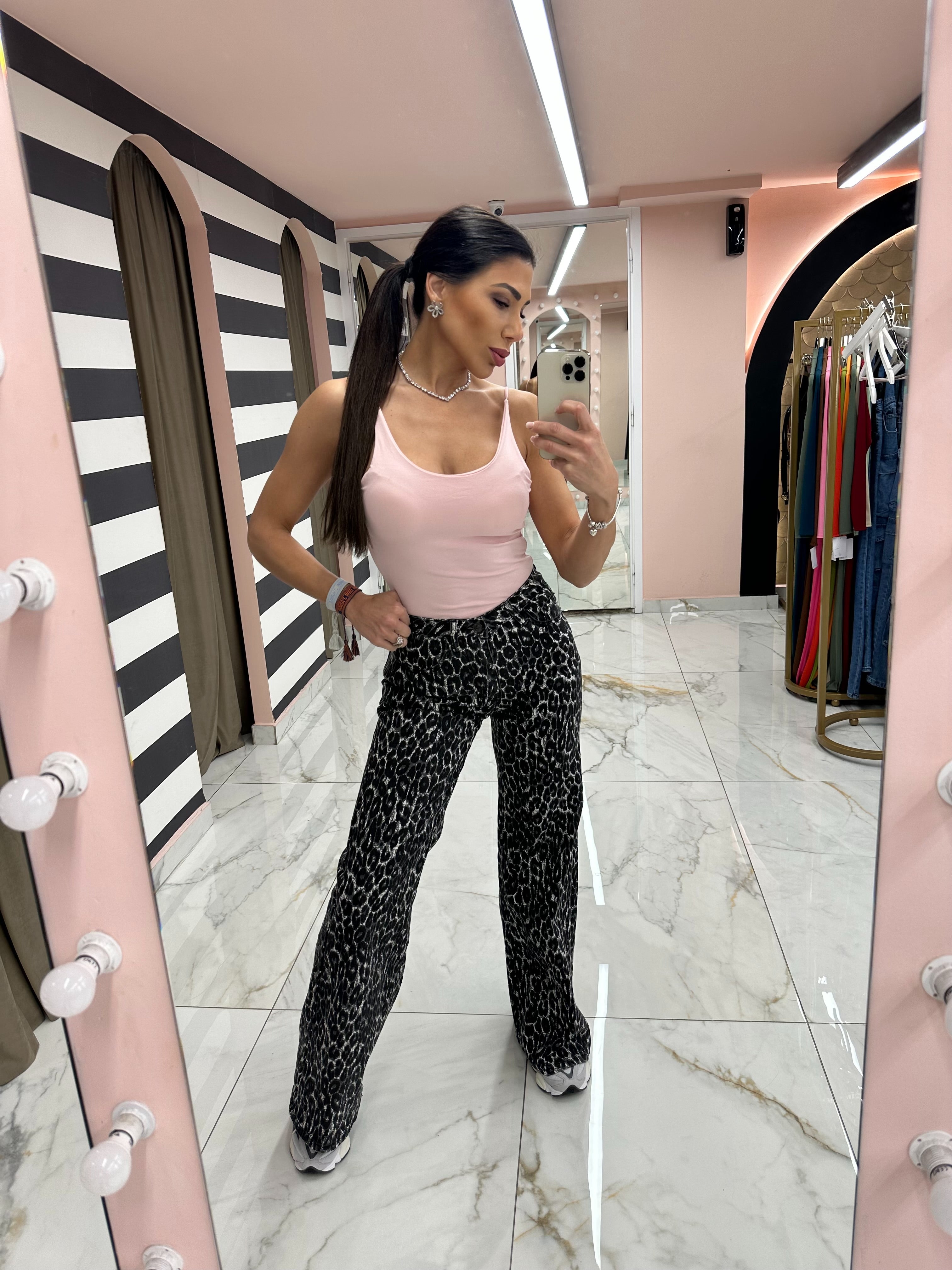 9B52E7D7-1F00-4B32-BAF2-5A51E7816070 Leopard grey Jean - Image 1