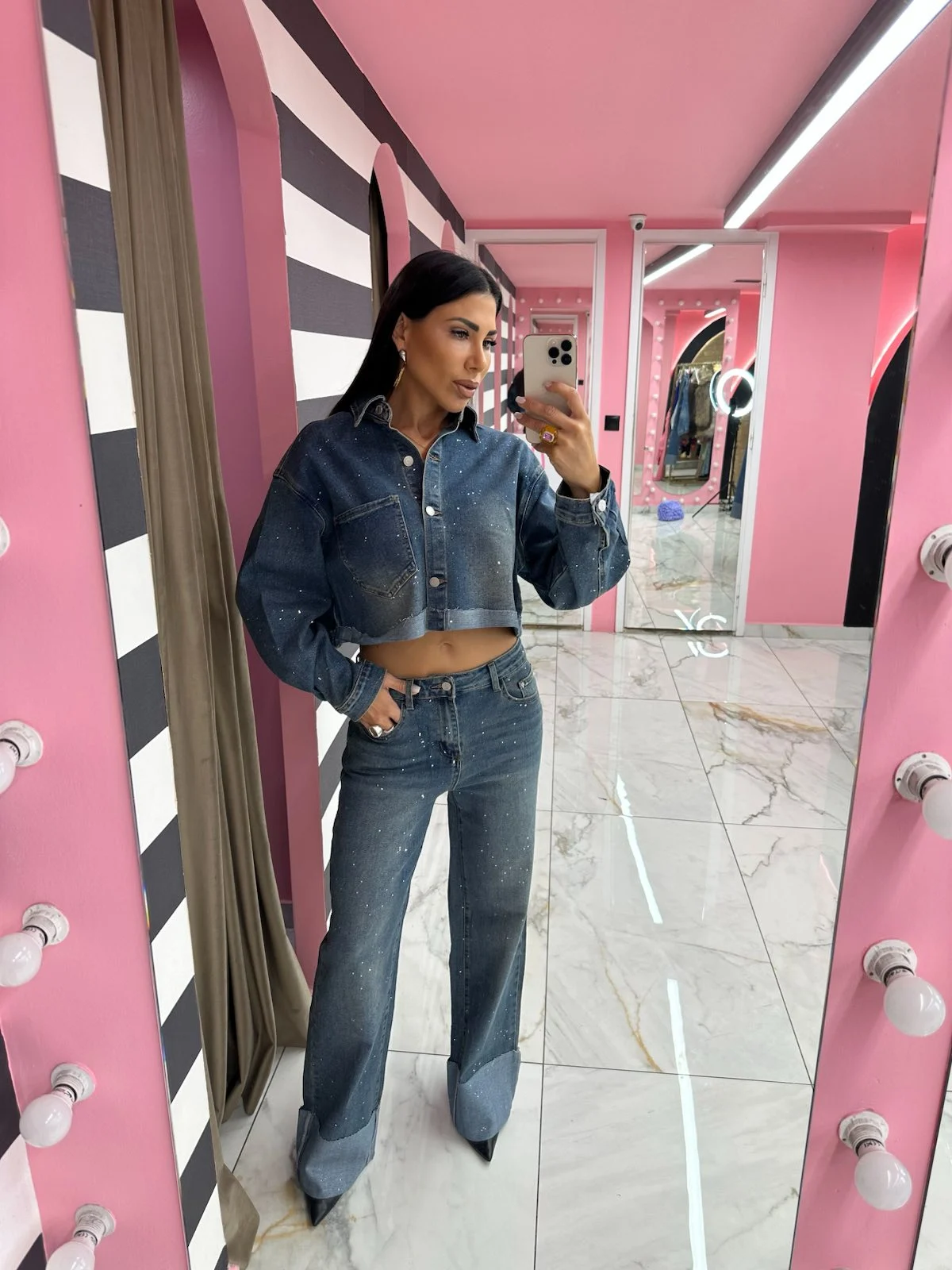 0-02-05-eb4f7d3bcb67ad5b0c2c63f7c97d19e731cc45d4942ce234c90073fd8a00e9f0_948c900788fe340f Blue Dream Jeans - Image 1