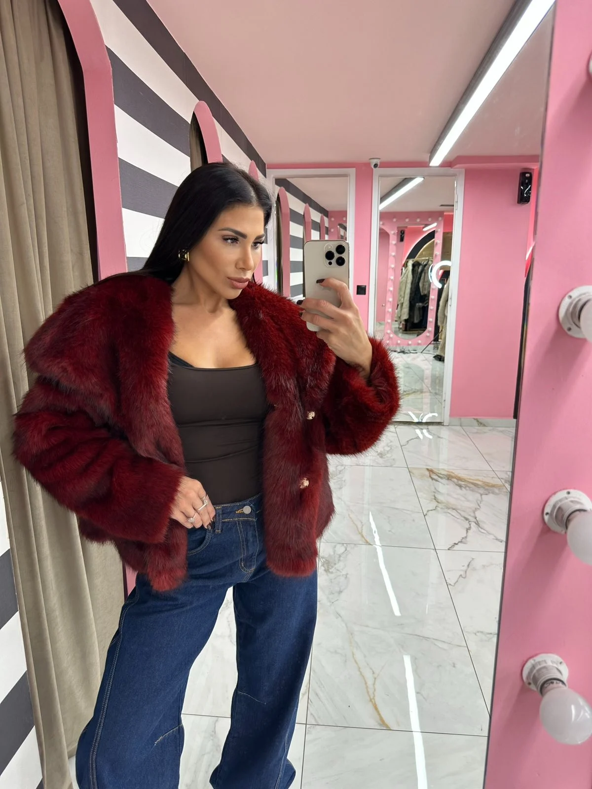0-02-05-98d25fff63a8e7bc1184698722be531838365cacc641d09cb9fb858203700bed_22207dce674 Burgundy Desire - Image 1