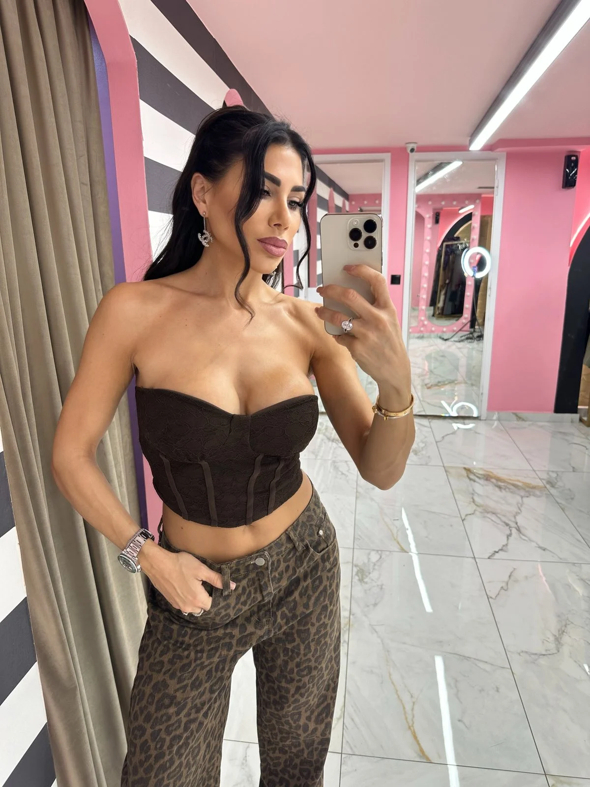 0-02-05-01bf5f3a8cabe1fb44dfba475dfc32f7498ce8e27b72a9074181ed1da82f347a_2220e9d87f2 Mocha Lace Bustier - Image 1