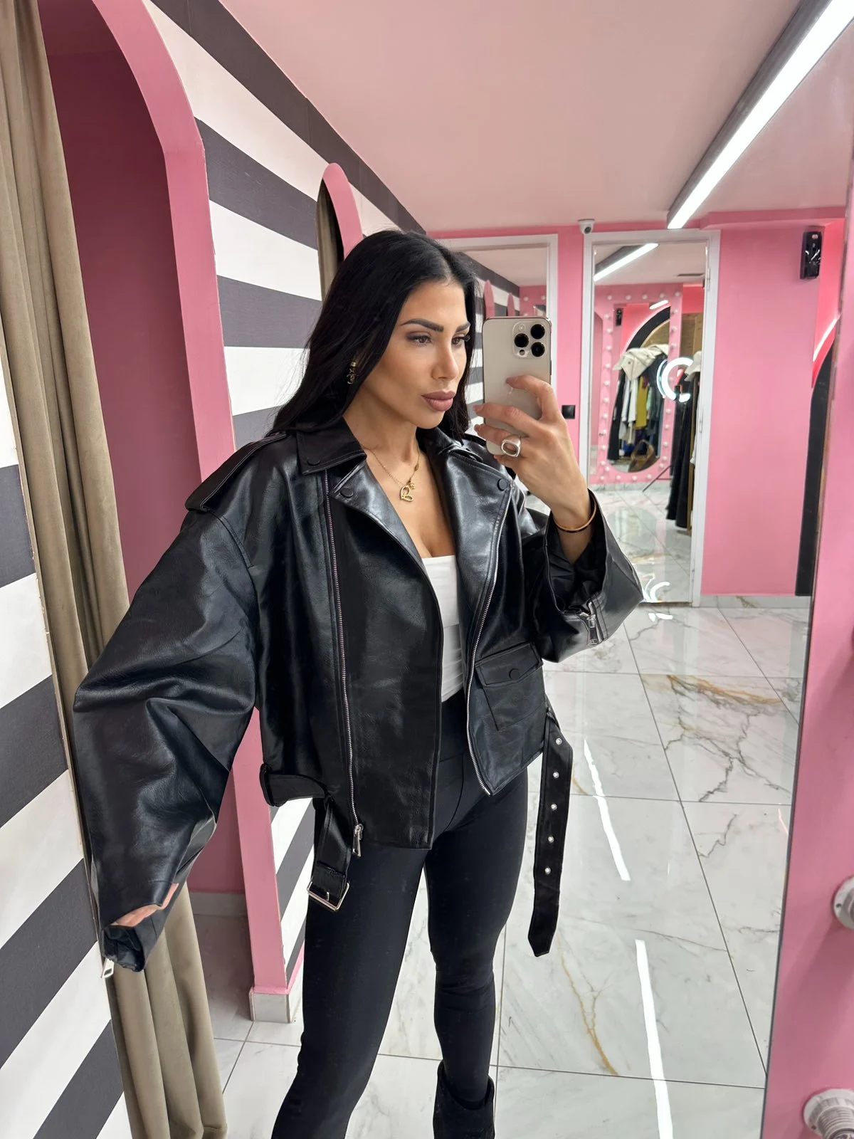 0-02-05-7abefe5f169488341b279fe642a39071fdcd4deed065f3af71255e3c85a7c3d5_222a38f7574 Urban Leather Jacket - Image 1
