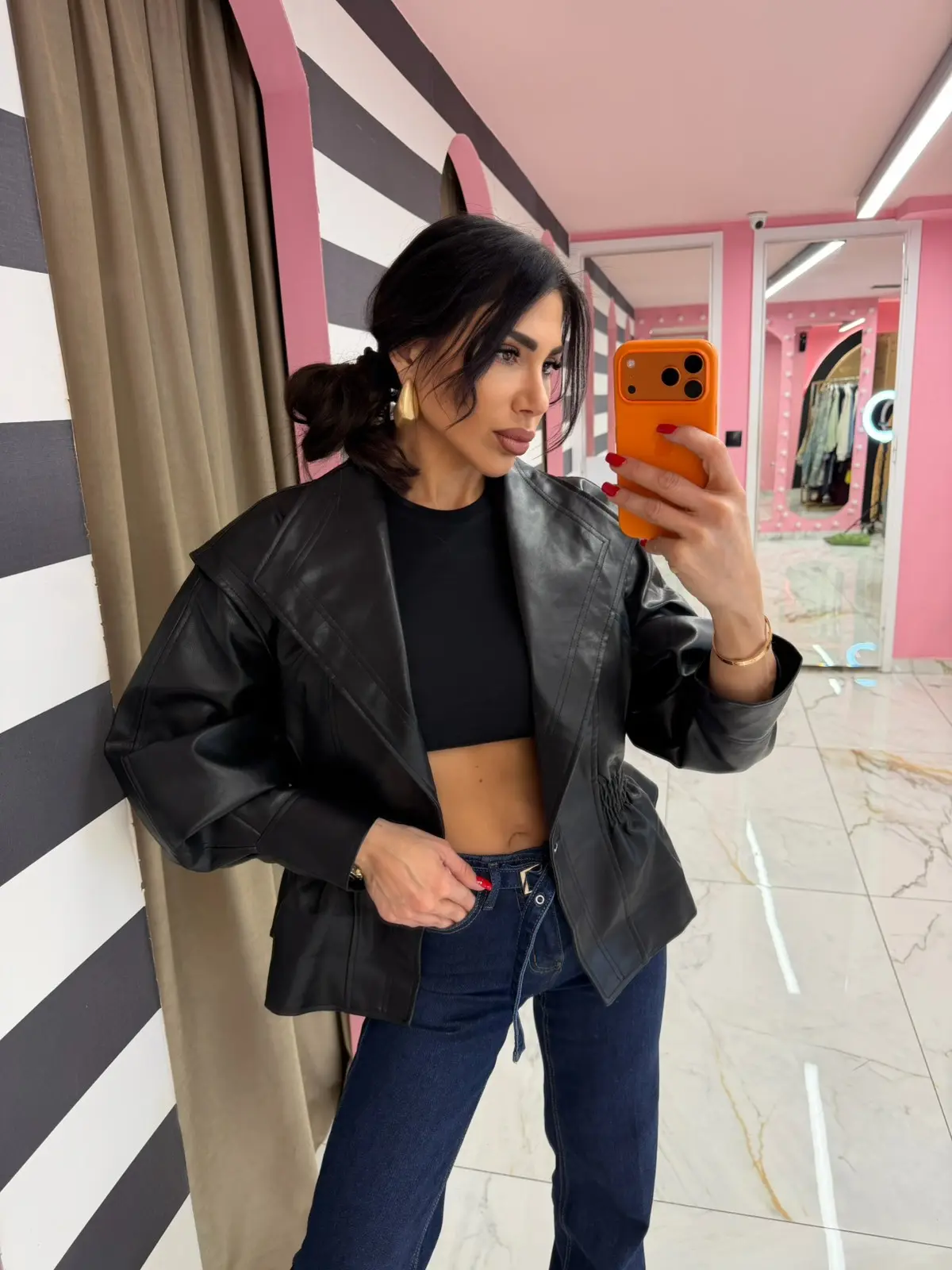 0-02-05-1907d4dcfe4c26b4fe9e931acd7fc5ecee3f7778be8cb08e95c3522437330ea3_2219e9bbb6e Urban Chic Jacket - Image 1