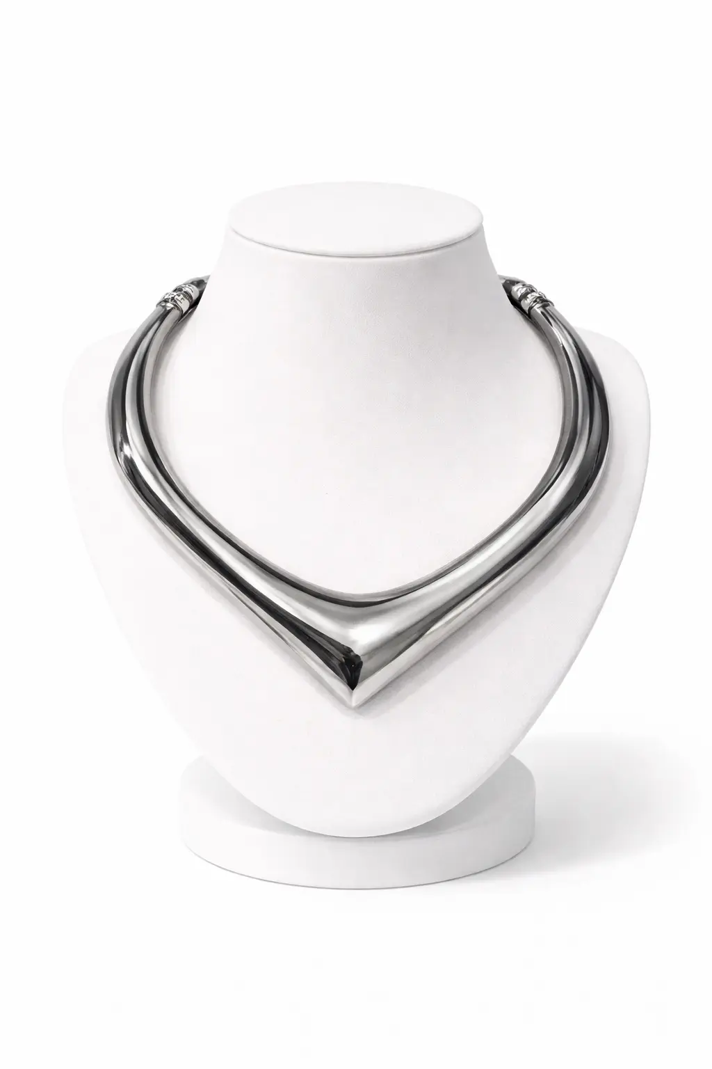 0-02-05-963198a9bf658bf60efbb2ee9ffeb62b379761a6ab9ea28ff1bd6e5259308eeb_2208cb95904 Silver V Statement Steel Necklace - Image 1