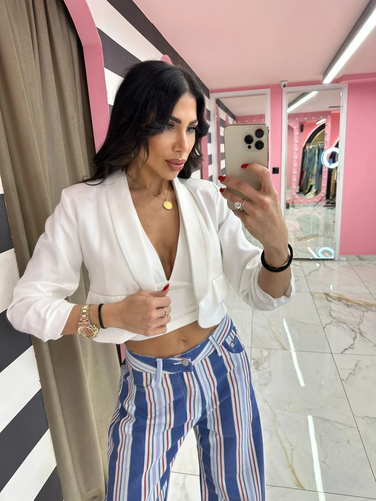 0-02-05-d9910d5bc1245906436ffbb00fa6448b42232b9ba3d17deafd233726a61dae0a_220eda1f89e Chic Glow Jacket - Image 1