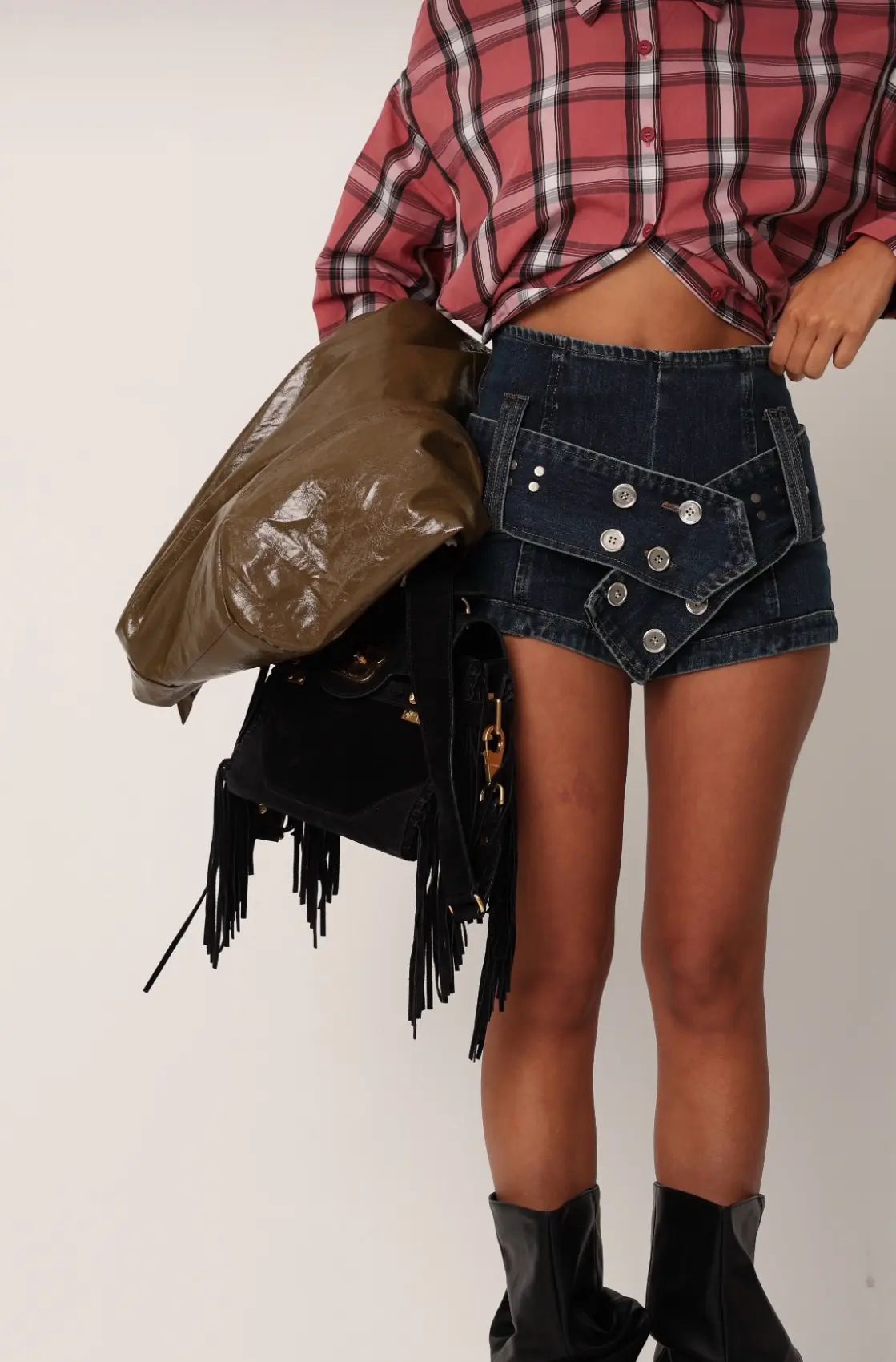 img_6a02aa6ba84848.77644983.webp Iconic Low Rise Shorts - Image 1