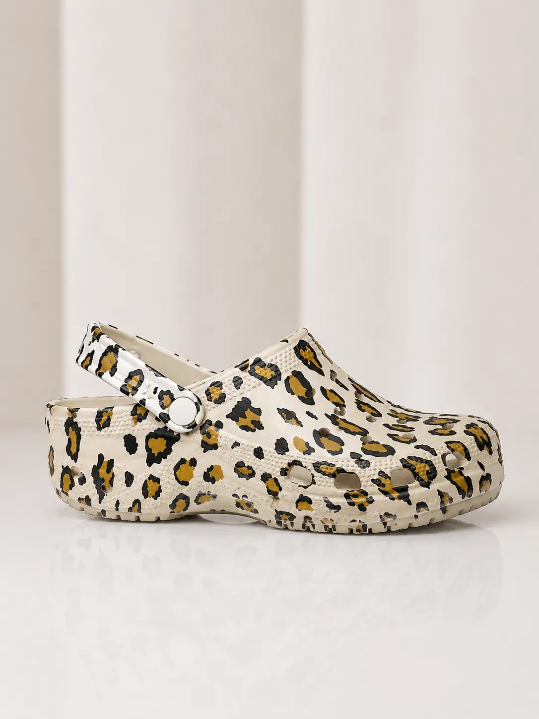 img_6a1826707a76f5.70077598 Safari Mood Clogs - Image 1