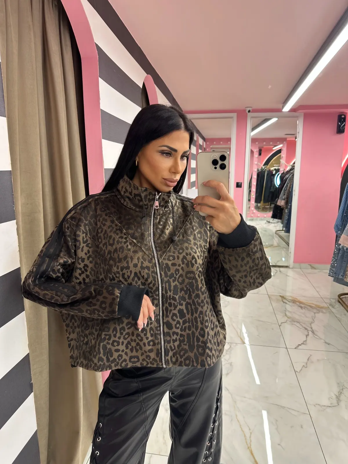 img_6a9531b6127377.64144565 Leopard Sport Bomber - Image 1