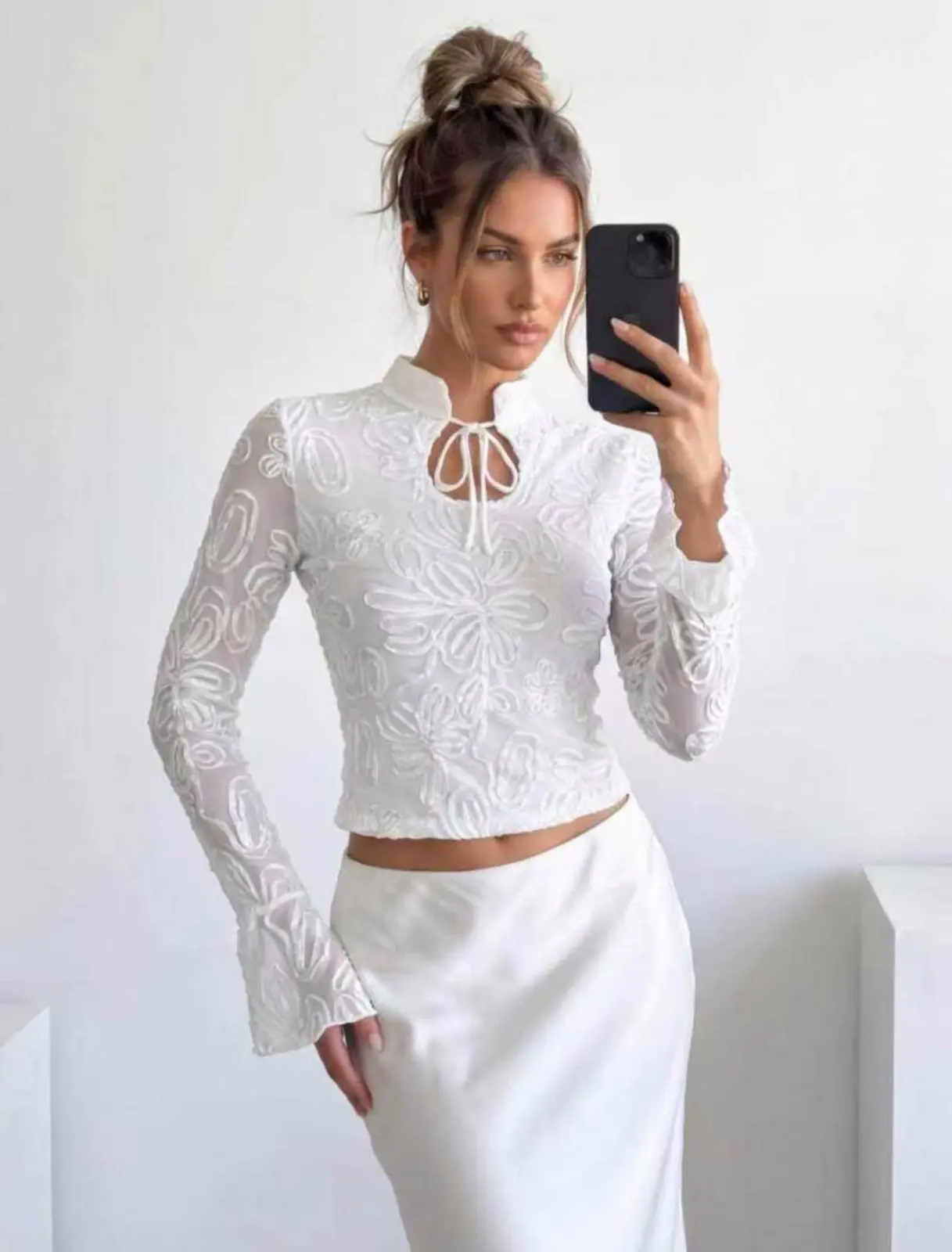 img_6a9a87815b45a4.88716575 Floral Lace Top - Image 1