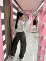Vintage Bloom Jeans - Image 2
